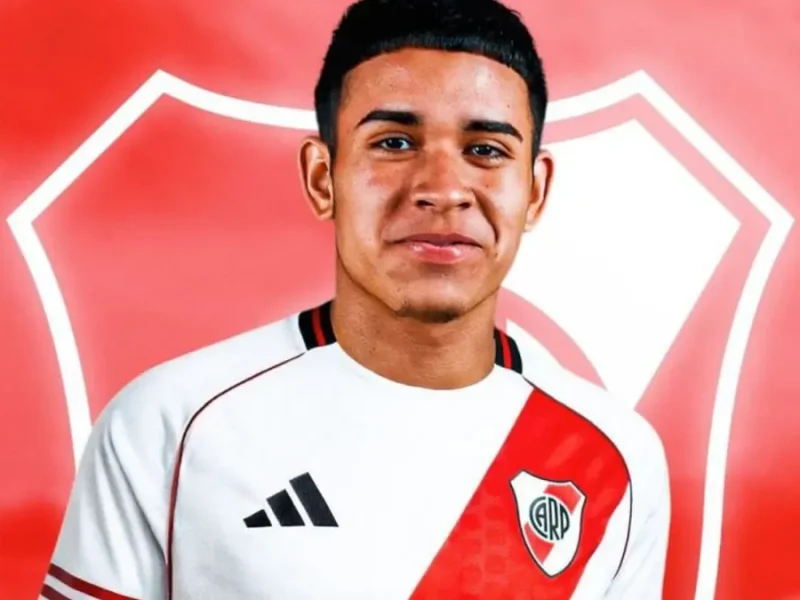 Kendry Páez River Plate