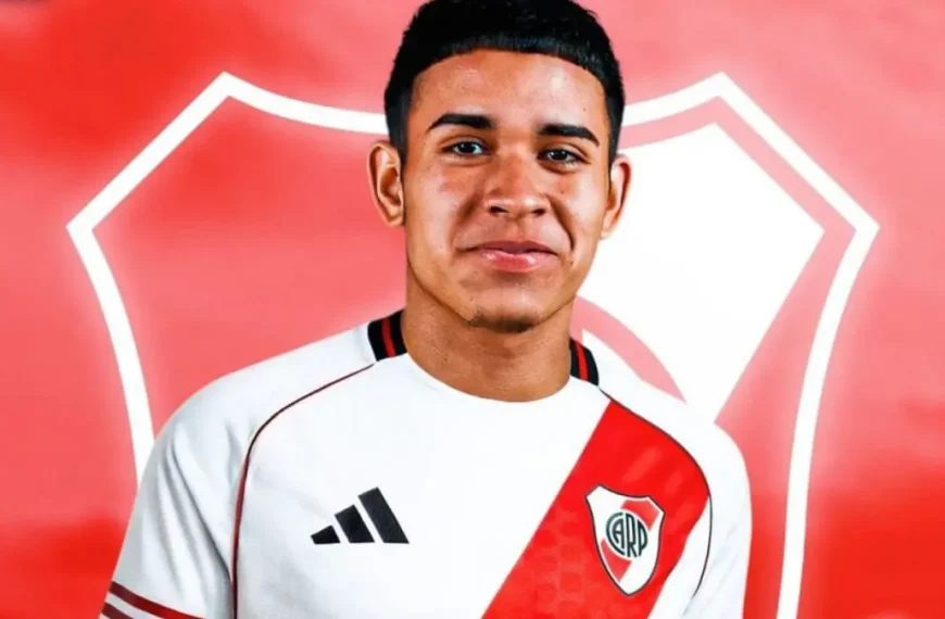 Kendry Páez River Plate