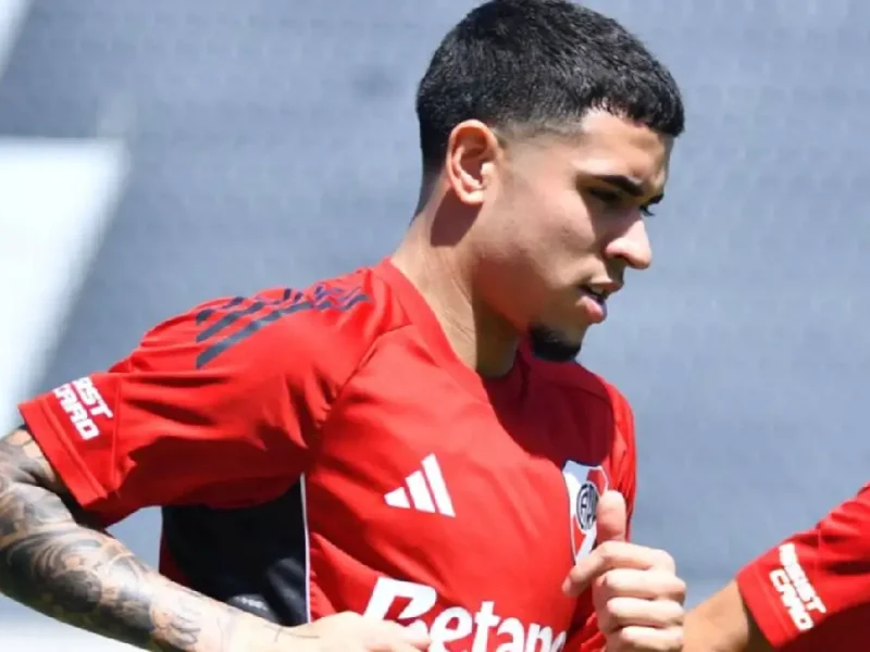 Kendry Páez River Plate